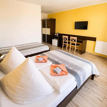 Neptun Bed and Breakfast 3*